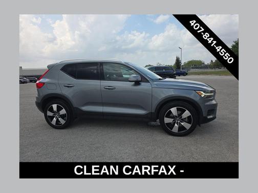 Gray Metallic 2019 Volvo XC40 T5 Momentum