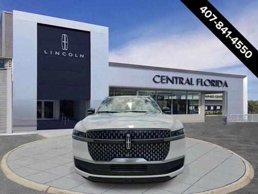 Pristine White Metallic Tri-Coat 2026 Lincoln Navigator Reserve