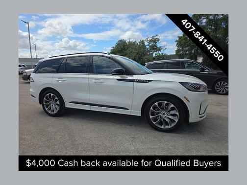 Pristine White Metallic Tri-Coat 2026 Lincoln Aviator Premiere