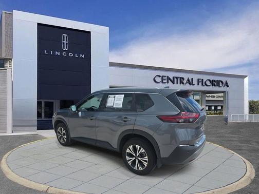 2022 Nissan Rogue SV