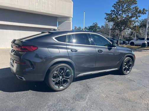 2021 BMW X6 sDrive40i