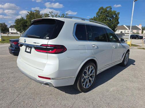 2025 BMW X7 xDrive40i