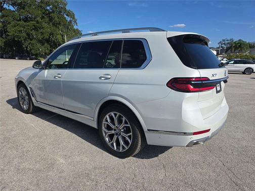 2025 BMW X7 xDrive40i