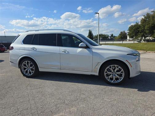 2025 BMW X7 xDrive40i