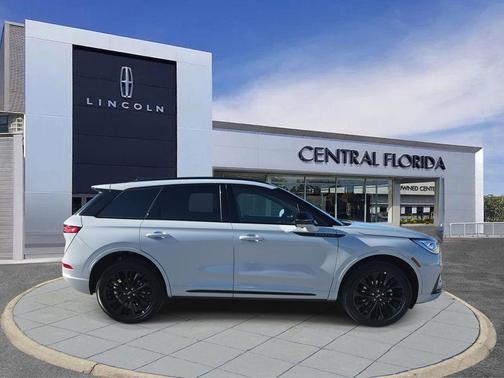 2025 Lincoln Corsair Reserve
