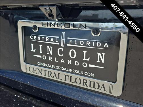 Infinite Black Metallic Clearcoat 2026 Lincoln Navigator Reserve