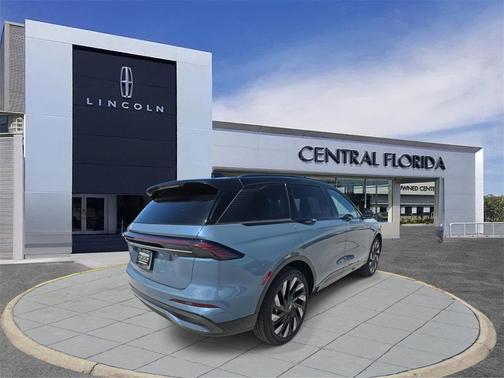2025 Lincoln Nautilus Reserve