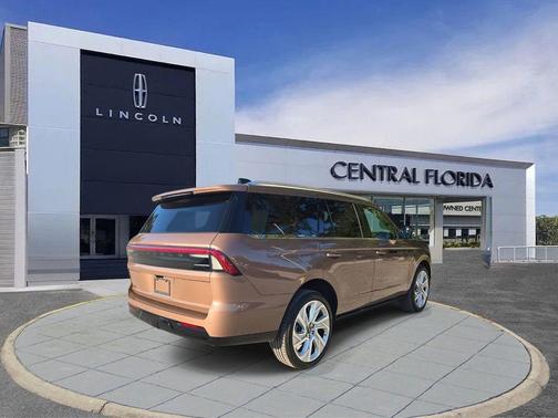2025 Lincoln Navigator Black Label