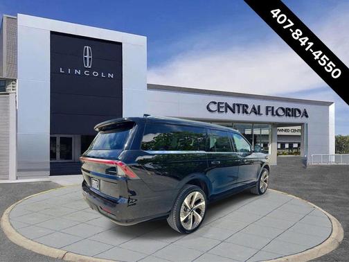 Infinite Black Metallic Clearcoat 2026 Lincoln Navigator Black Label