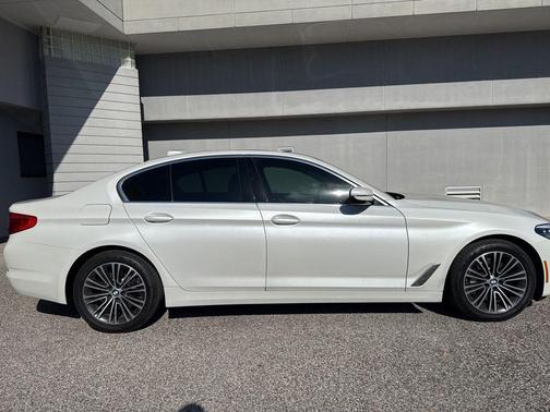 2020 BMW 530 530i