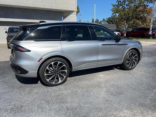 2024 Lincoln Nautilus Black Label