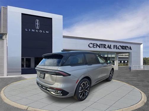 2025 Lincoln Nautilus Reserve