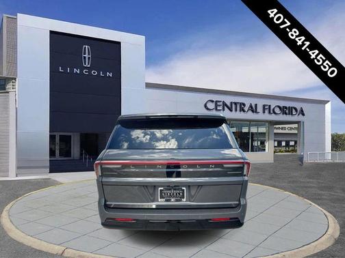 Chroma Caviar Dark Gray Metallic Clearcoat 2026 Lincoln Navigator Black Label