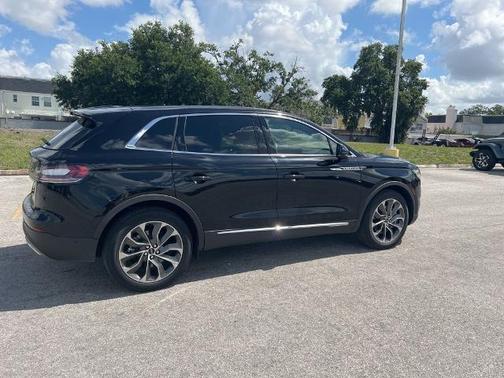 INFINITE BLACK MET CC 2023 Lincoln Nautilus RESERVE