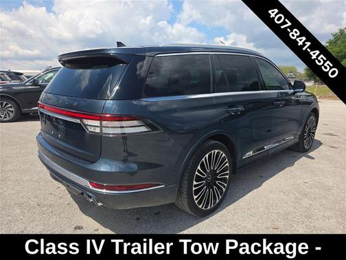 Flight Blue Metallic Clearcoat 2022 Lincoln Aviator Black Label AWD
