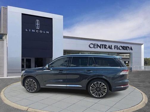 Flight Blue Metallic Clearcoat 2022 Lincoln Aviator Black Label AWD