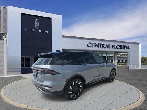 2025 Lincoln Nautilus Reserve