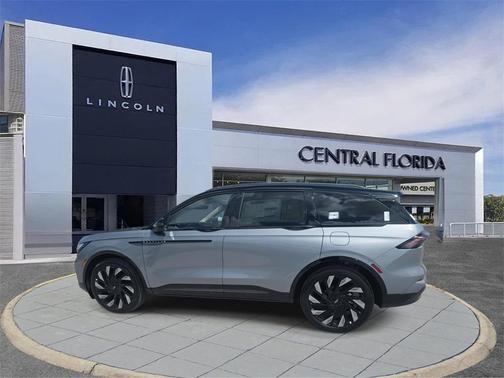 2025 Lincoln Nautilus Reserve