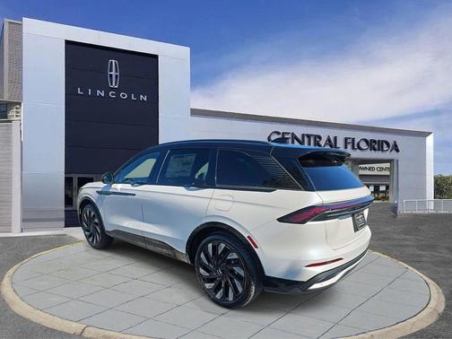 2025 Lincoln Nautilus Reserve
