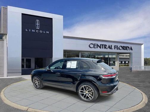 2023 Porsche Macan Macan