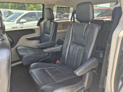 2014 Chrysler Town & Country Touring-L