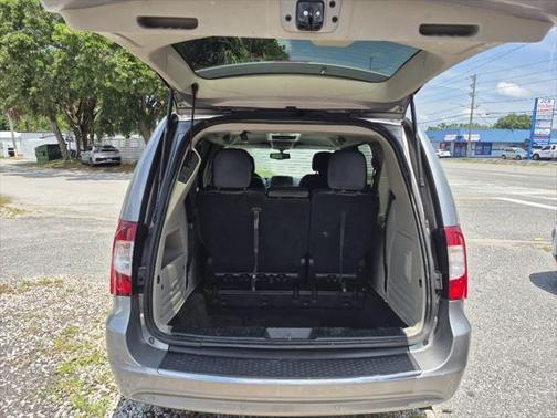 2014 Chrysler Town & Country Touring-L