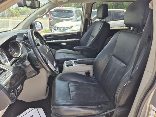 2014 Chrysler Town & Country Touring-L