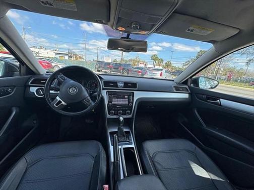 2012 Volkswagen Passat Base