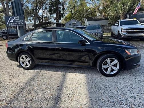 2012 Volkswagen Passat Base