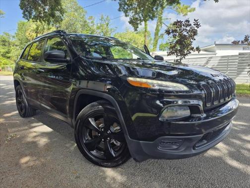 2017 Jeep Cherokee Sport