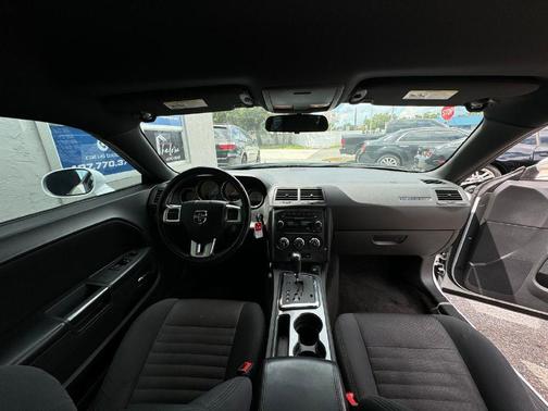 2013 Dodge Challenger SXT