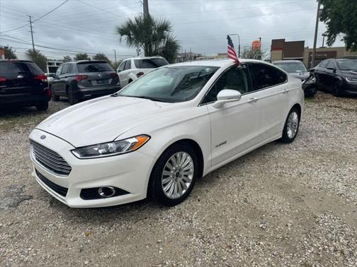 2016 Ford Fusion Hybrid SE