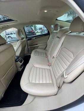 2016 Ford Fusion Hybrid SE
