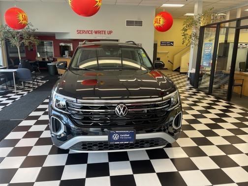 2024 Volkswagen Atlas 2.0T Peak Edition SE w/Technology