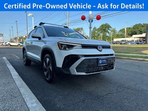Pure White 2026 Volkswagen Taos 1.5T SE