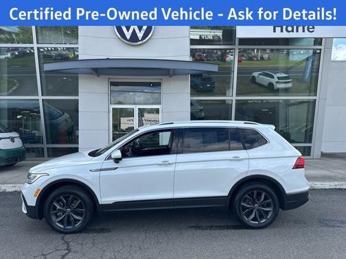 Opal White Pearl Effect 2023 Volkswagen Tiguan 2.0T SE