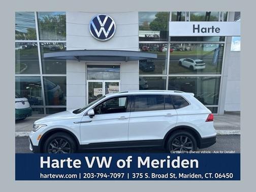 Opal White Pearl Effect 2023 Volkswagen Tiguan 2.0T SE