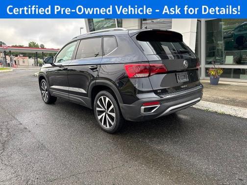 Deep Black Pearl Effect 2024 Volkswagen Taos 1.5T SE
