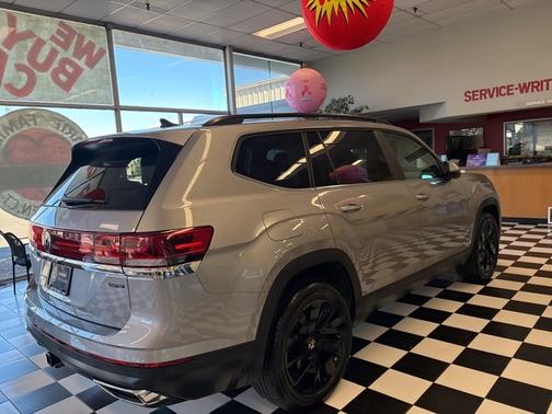 2025 Volkswagen Atlas 2.0T SE