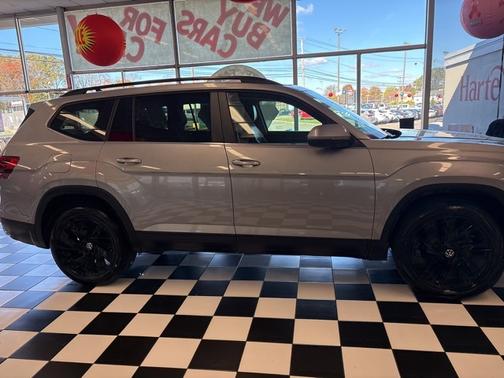 2025 Volkswagen Atlas 2.0T SE