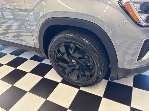 2025 Volkswagen Atlas 2.0T SE