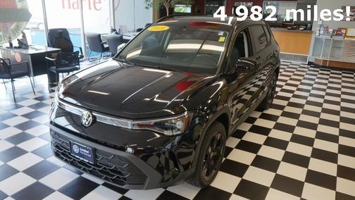 2025 Volkswagen Taos 1.5T SE Black