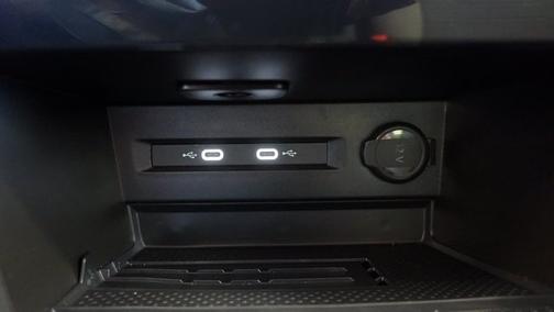 2025 Volkswagen Taos 1.5T SE Black