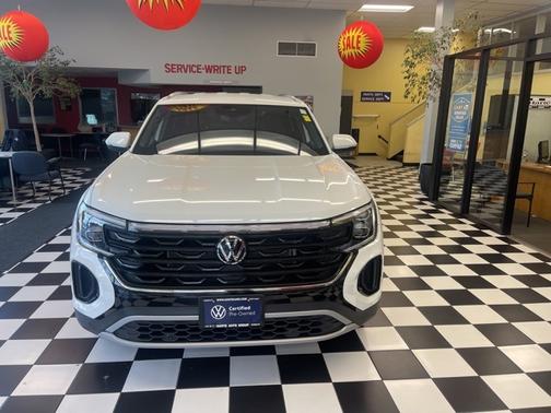 2024 Volkswagen Atlas Cross Sport 2.0T SE w/ Technology
