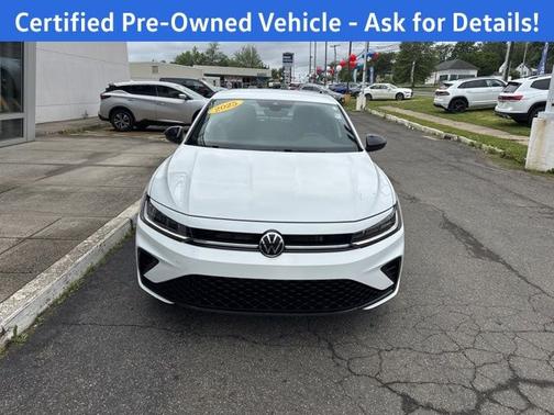 Pure White 2025 Volkswagen Jetta 1.5T Sport