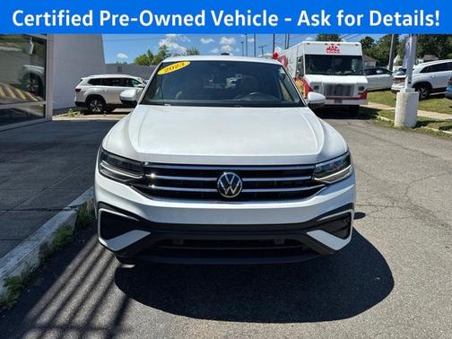Opal White Pearl Effect 2023 Volkswagen Tiguan 2.0T SE