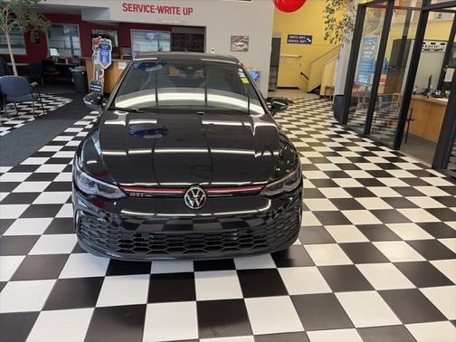 2024 Volkswagen Golf GTI 2.0T SE