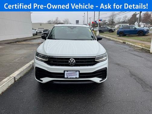 Opal White Pearl Effect 2023 Volkswagen Tiguan 2.0T SE R-Line Black