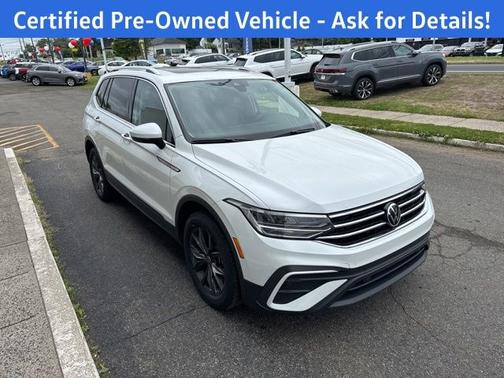 Opal White Pearl Effect 2023 Volkswagen Tiguan 2.0T SE