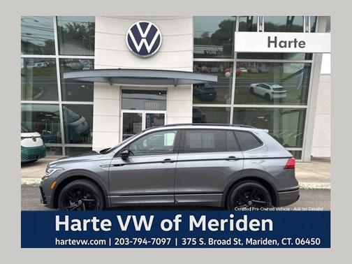 Platinum Gray Metallic 2023 Volkswagen Tiguan 2.0T SE R-Line Black